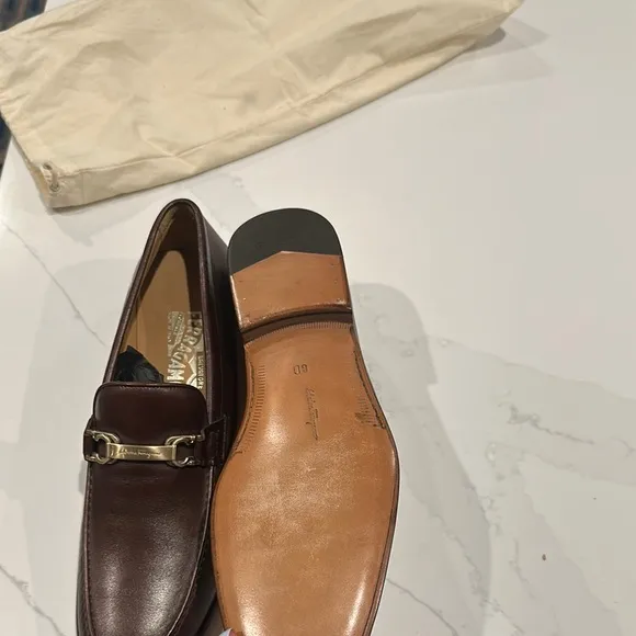 NEVER BEFORE WORN MENS FERRAEGAMO SHOES