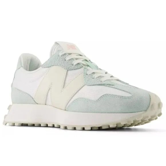 New Balance 327 Casual Women's Sneakers Shoes White Light Mint size 8 NEW