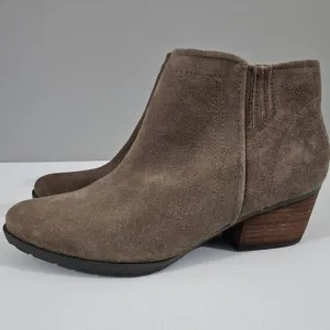 NEW Blondo Villa Waterproof Ankle Bootie Dark Taupe Suede Leather Shoe Size 8
