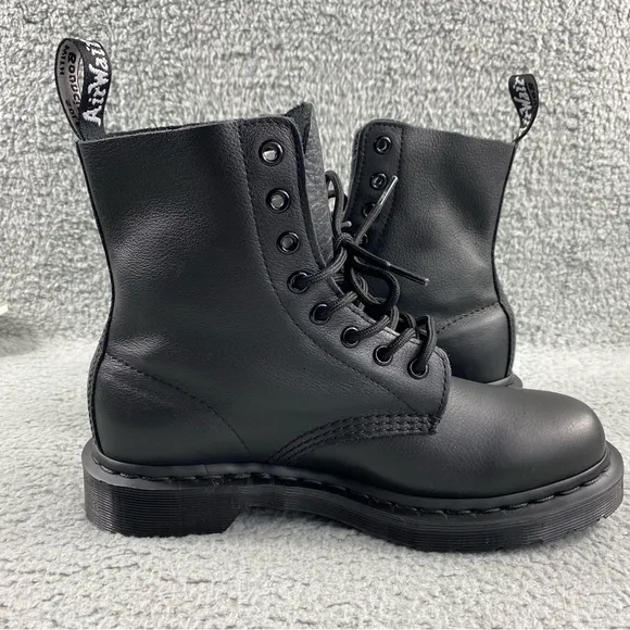 NEW Dr. Martens Boots 1460 Pascal Mono 7 Leather Lace Up Black combat boots shoe