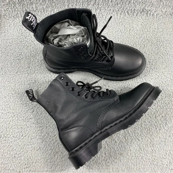 NEW Dr. Martens Boots 1460 Pascal Mono 7 Leather Lace Up Black combat boots shoe