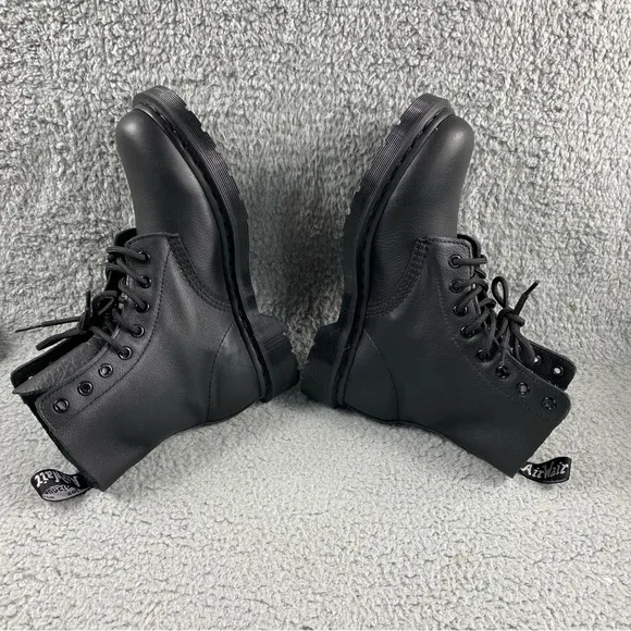 NEW Dr. Martens Boots 1460 Pascal Mono 7 Leather Lace Up Black combat boots shoe