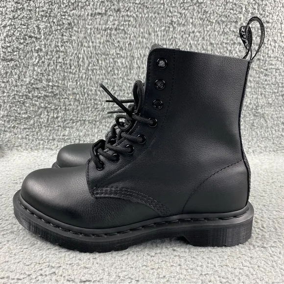 NEW Dr. Martens Boots 1460 Pascal Mono 7 Leather Lace Up Black combat boots shoe