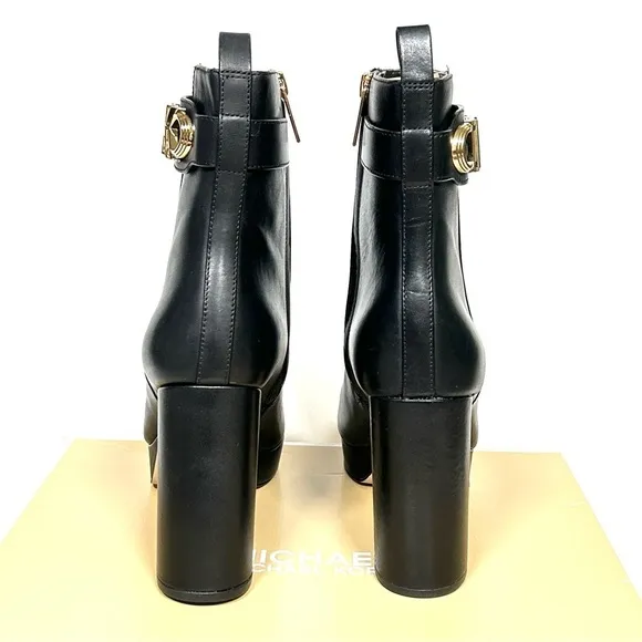 New in Box Michael Michael Kors Black Gold Logo Parker Platform Boots Size 7.5