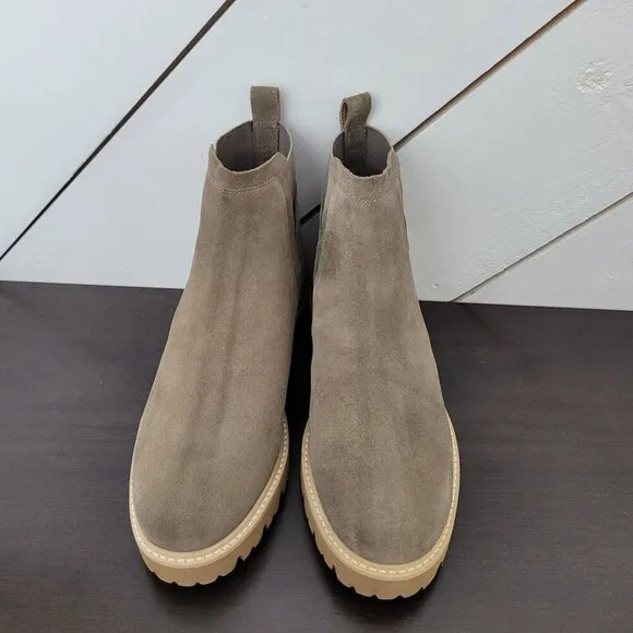NEW Journee Signature  Womens Size 8 Bristol Taupe Suede Ankle Boots 5CT