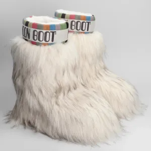 NEW….. Moon Boot White Faux Fur Boots size 7/8.5