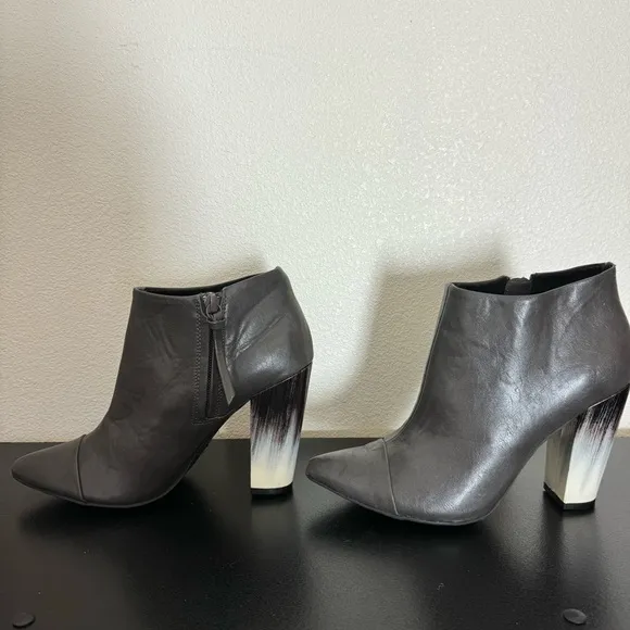 New! Retail $90 Tildon Gray Leather Ankle Boots with 4 Inch Heel Size 8M