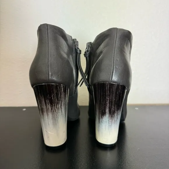 New! Retail $90 Tildon Gray Leather Ankle Boots with 4 Inch Heel Size 8M