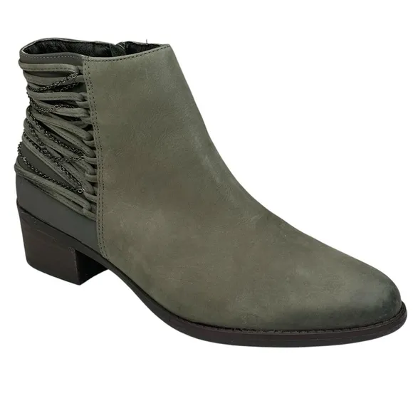 New Steve Madden Chily Gray Leather Ankle Boots  Size 8 Pewter Hardware Chains