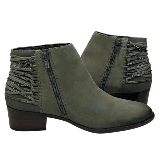 New Steve Madden Chily Gray Leather Ankle Boots  Size 8 Pewter Hardware Chains