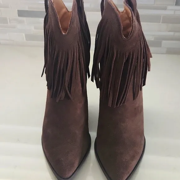 NEW STEVE MADDEN | Lainey Fringed Booties