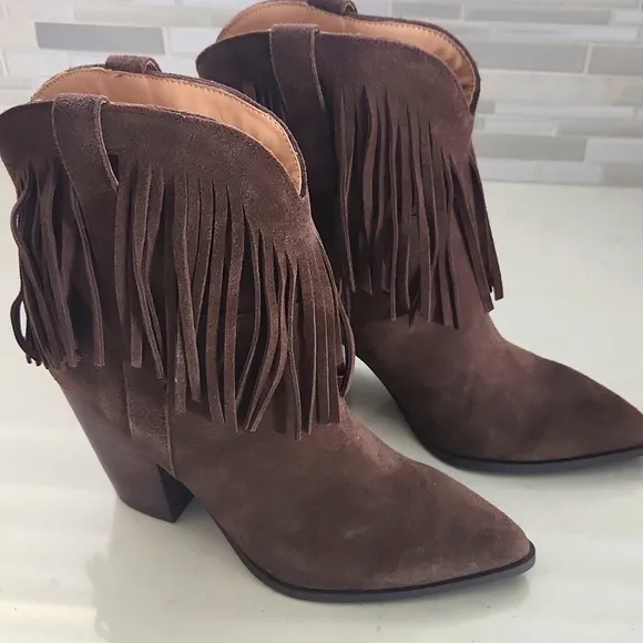 NEW STEVE MADDEN | Lainey Fringed Booties