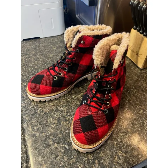 New Talbots JILLY BUFFALO PLAID LACE UP BOOTS