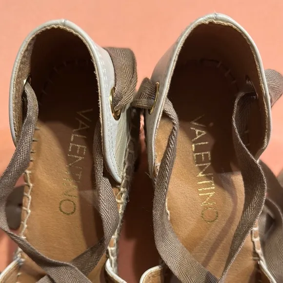 New Valentino Women's Cream Leather Shoes. Gold Logo. Size 37. With dust…