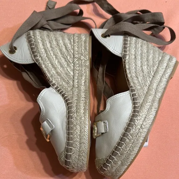 New Valentino Women's Cream Leather Shoes. Gold Logo. Size 37. With dust…
