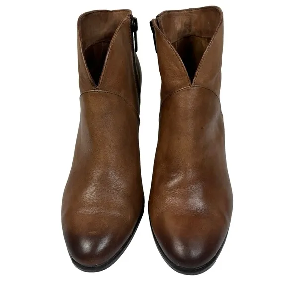 New Women Vince Camuto Franell Leather Booties Size 7 Rich Cognac 3.5” Heel