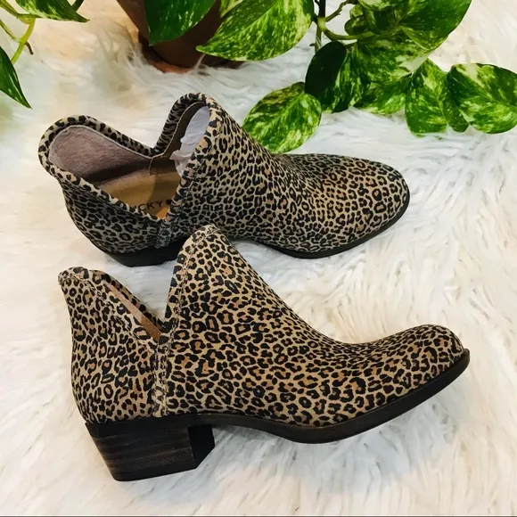 New🌿Lucky Brand Sophia Leopard Boots