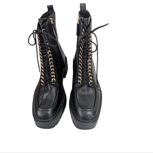 NEW....Sam Edelman Lovrin Black Bootie.... Size...8