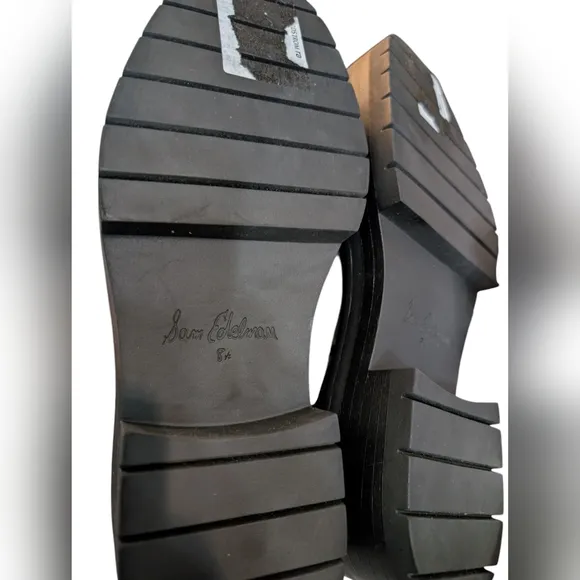 NEW....Sam Edelman Lovrin Black Bootie.... Size...8