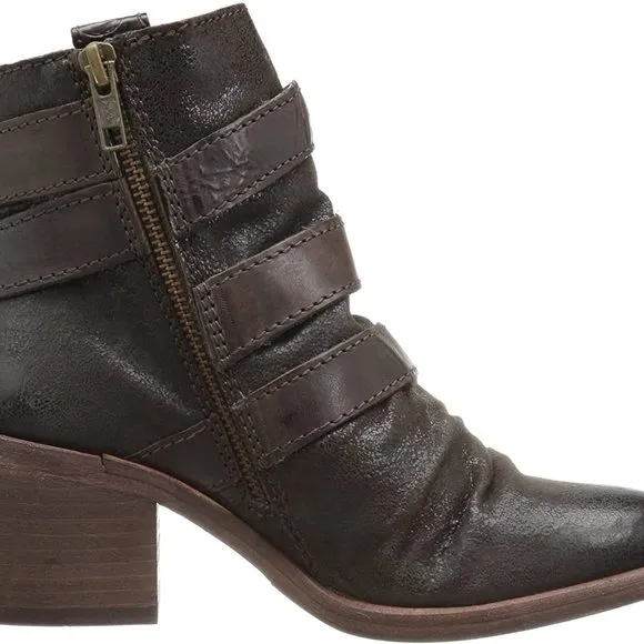 NIB 6.5 Kelsi Dagger Brown Grand Av Leather Buckle