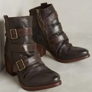 NIB 6.5 Kelsi Dagger Brown Grand Av Leather Buckle