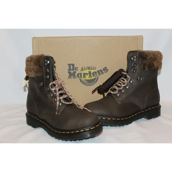 NIB Dr. Martens Womens‎ 1460 Serena Collar Leather Boots
