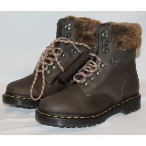 NIB Dr. Martens Womens‎ 1460 Serena Collar Leather Boots