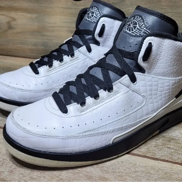 Nike Air Jordan 2 Wing It Retro White and Black 6.5Y Women 8