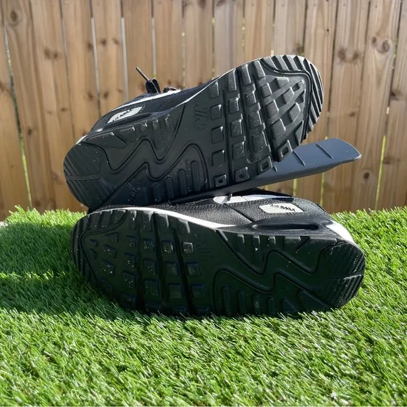 Nike Air Max 90 (GS) Size 4Y Black/White