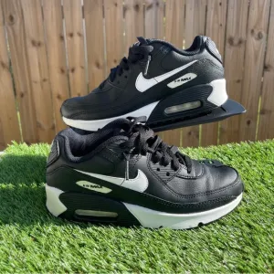 Nike Air Max 90 (GS) Size 4Y Black/White