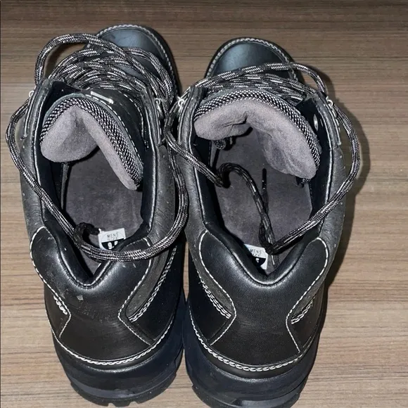 Nike Black Rugged Leather Boots
