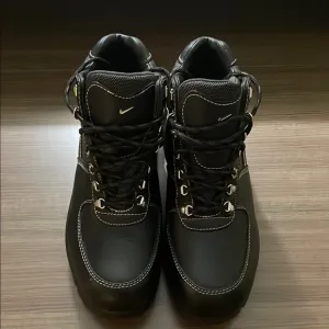 Nike Black Rugged Leather Boots