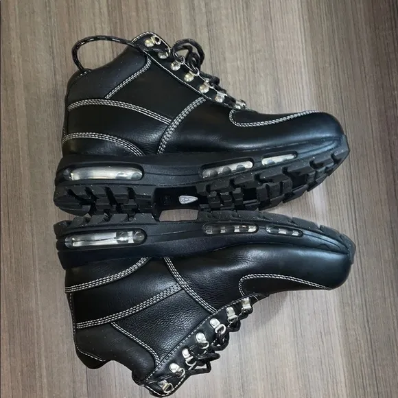 Nike Black Rugged Leather Boots