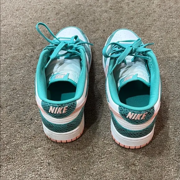 Nike Mens Teal and White Dunk Sneakers