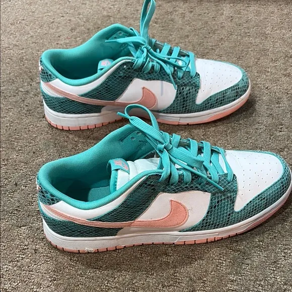Nike Mens Teal and White Dunk Sneakers