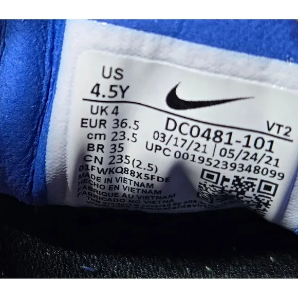 Nike Waffle One Casual Running Shoes Red Swoosh Blue Trim Youth 4.5Y