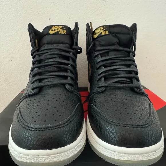 Nike youth size 7 - Black and Gold Jordan 1 - LA all star game