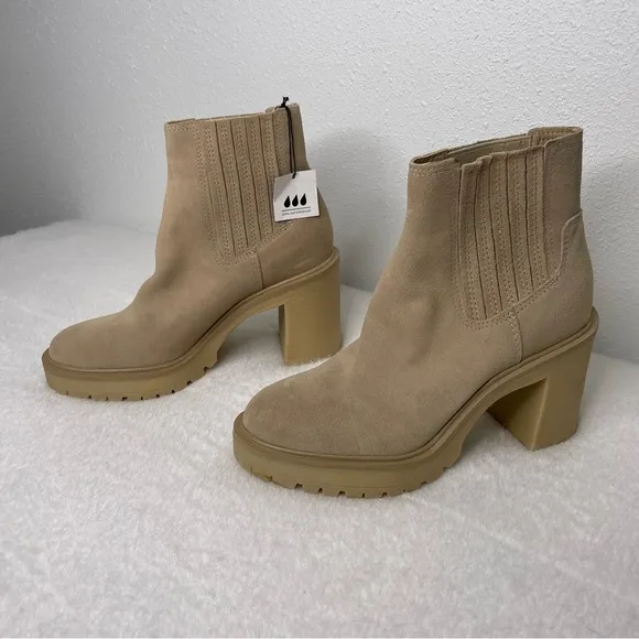 NWOB Dolce Vita Caster H2O Waterproof Booties in Dune Suede size 8.5