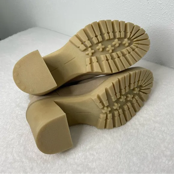 NWOB Dolce Vita Caster H2O Waterproof Booties in Dune Suede size 8.5