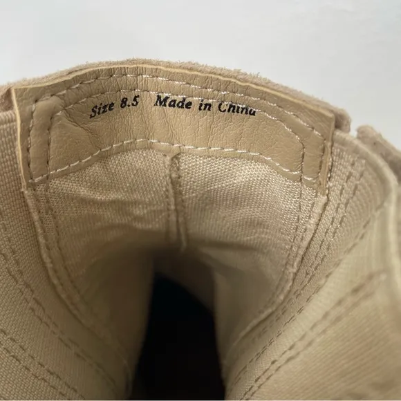 NWOB Dolce Vita Caster H2O Waterproof Booties in Dune Suede size 8.5