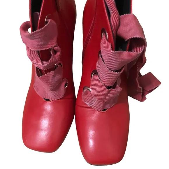 NWOT- ERMANNO SCERVINO WOMAN ANKLE BOOTS RED SIZE 6.5 SOFT LEATHER