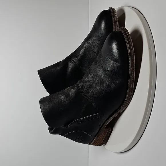 NWOT Josef Seibel Sienna 81 V-Cut Bootie Ankle Boots Leather Black Washed 40 8.5