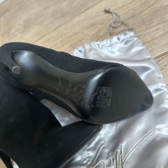 NWT Giuseppe Zanotti Pointy Suede Black Ankle Boots Shoes