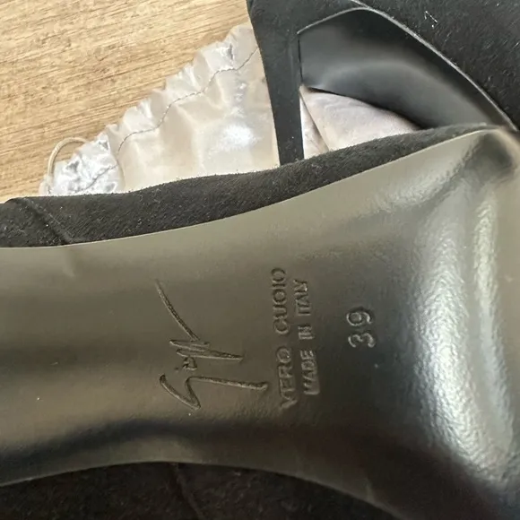 NWT Giuseppe Zanotti Pointy Suede Black Ankle Boots Shoes