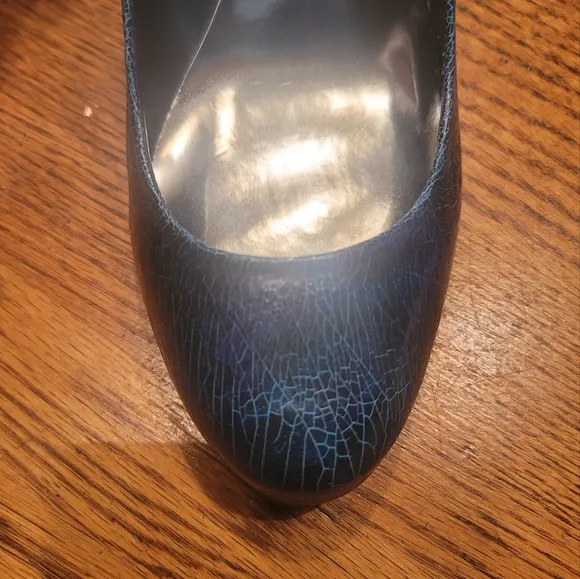 NWT INC Blue Green Genuine Cracked Leather Heels Shoes Stilletos Size 8