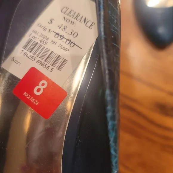 NWT INC Blue Green Genuine Cracked Leather Heels Shoes Stilletos Size 8