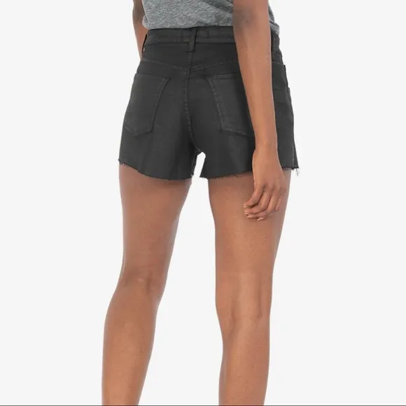NWT Kut from the Kloth JANE FAUX LEATHER HIGH RISE SHORT(BLACK)