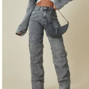 NWT - PLT Washed Grey Ruched Straight Leg Denim Jeans - Size 4