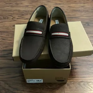 NWT! Steve Madden P-Rivers Brown Loafers