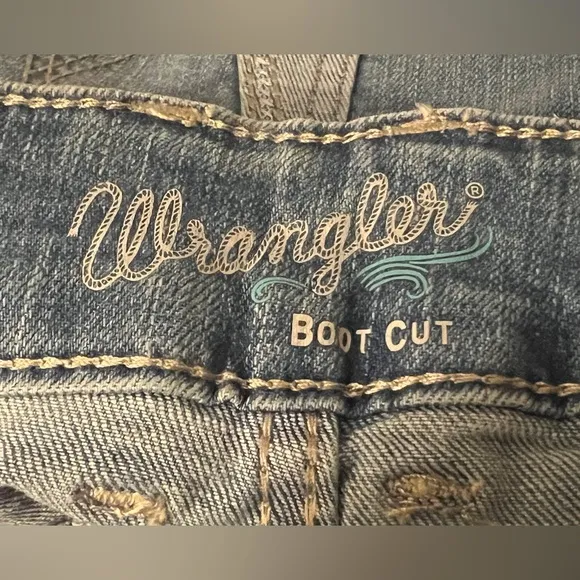 NWT WRANGLER Retro Sadie Low-rise Size 17x34